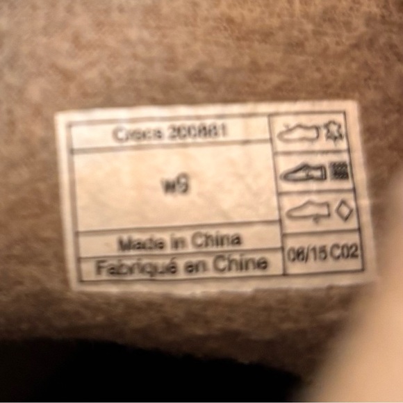 CROCS Sz 9 Tan Suede Ankle Chelsea Ankle Pull On Boots Low Wedge Soles - Picture 11 of 13